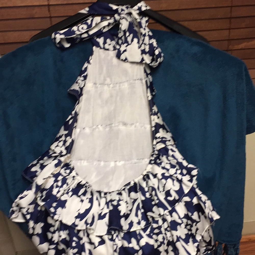 Halter top - Picture 3 of 3